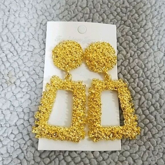 Women Vintage style Large Geometric Drop Dangle Gold Earrings - Picture 1 of 9